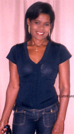 Date this hard body Brazil girl Ednalva from GOIANA B7429