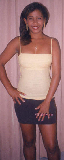 Date this sultry Brazil girl Ericka from RECIFE B7454