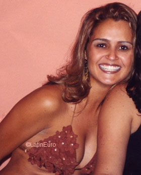 Date this happy Brazil girl Daniela from TREMEMBE B7456