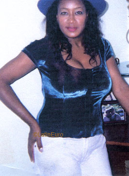 Date this nice looking Brazil girl Carmelita from VILA VELHA B7620