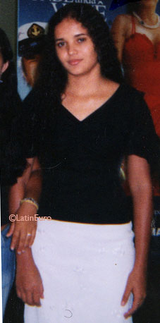 Date this stunning Brazil girl Andreia from MARITUBA B7645