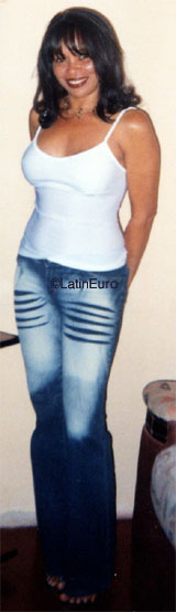 Date this hard body Brazil girl Rosa from BRASILIA B7667