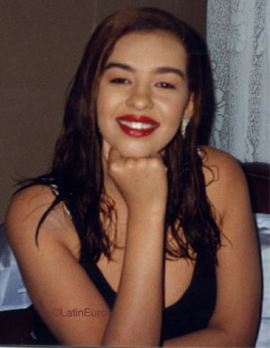 Date this cute Brazil girl Cristiane from SAO PAULO B7789