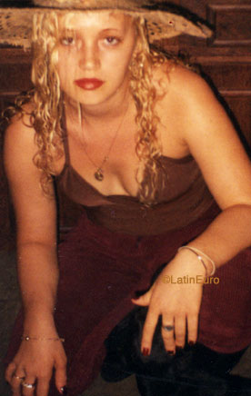 Date this attractive Brazil girl Evania from VALADARES B7820