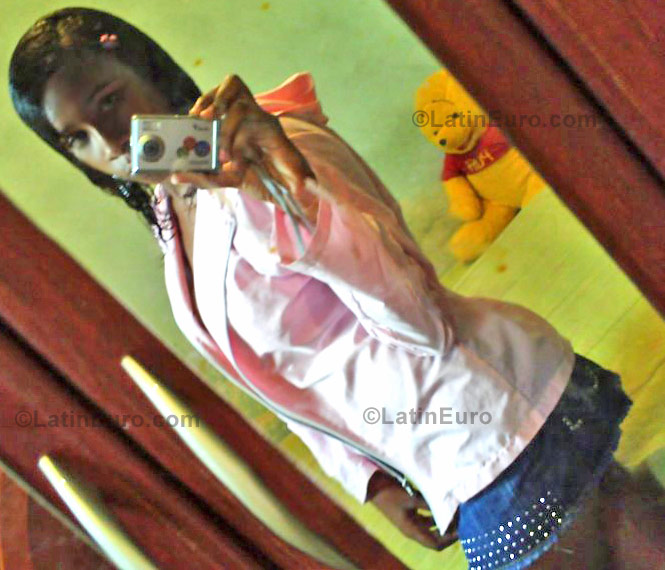 Date this fun Brazil girl Michele from Rio de Janiero B783