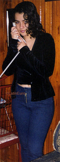 Date this fun Brazil girl Bruna from RIO DE JANEIRO B8008