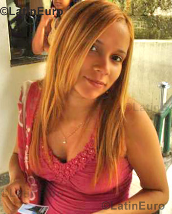 Date this funny Brazil girl Aline from Nova Iguacu B804