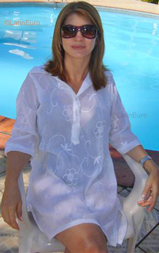 Date this sultry Brazil girl Edna from Goiania B809