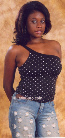 Date this good-looking Brazil girl Patricia from RIO DE JANEIRO B8203