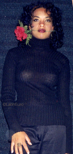 Date this sultry Brazil girl Silvia from BETIM B8397