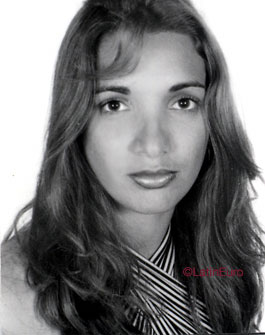 Date this happy Brazil girl Click from PORTEIRINHA B8469