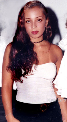 Date this lovely Brazil girl Carcia from COLATINA B8487