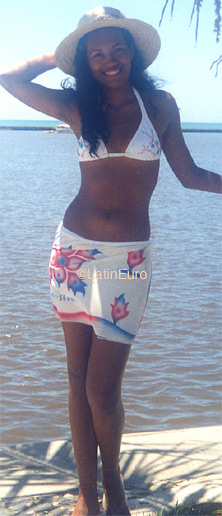 Date this tall Brazil girl Daniella from BRASILIA B8660