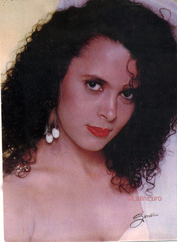 Date this foxy Brazil girl Luciana from BETIM B8684