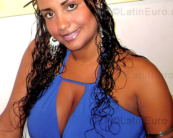 Date this sensual Brazil girl Ingrid from Macae B916
