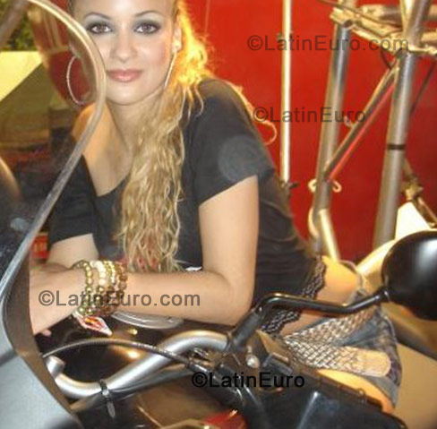 Date this sensual Brazil girl Elainy from Caruaru B930