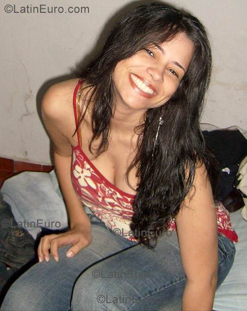 Date this young Brazil girl Rosana from Goiania B977