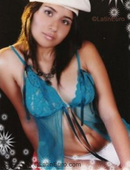 Date this georgeous Colombia girl Deisy from Medellin C7969