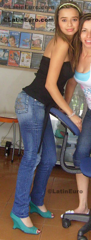 Date this lovely Colombia girl Viviana from Ibague C8100