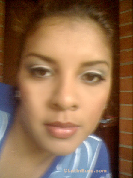 Date this good-looking Colombia girl Yudi from Cali C8128