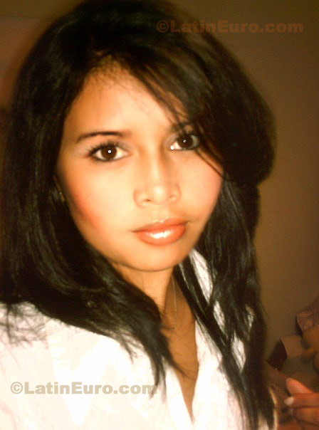 Date this beautiful Colombia girl Carol from Bogota C8144