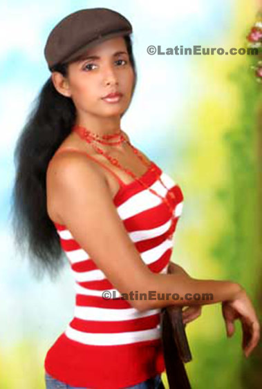 Date this charming Colombia girl Maria from  C8193