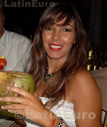 Date this sensual Colombia girl Claudia from Cali C8530