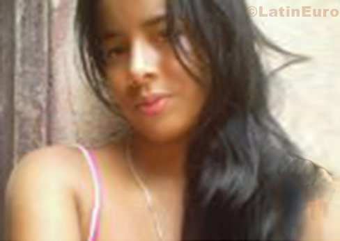 Date this young Colombia girl Andrea from Valledupar C8579