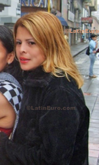 Date this happy Colombia girl Elizabeth from Cali C8590