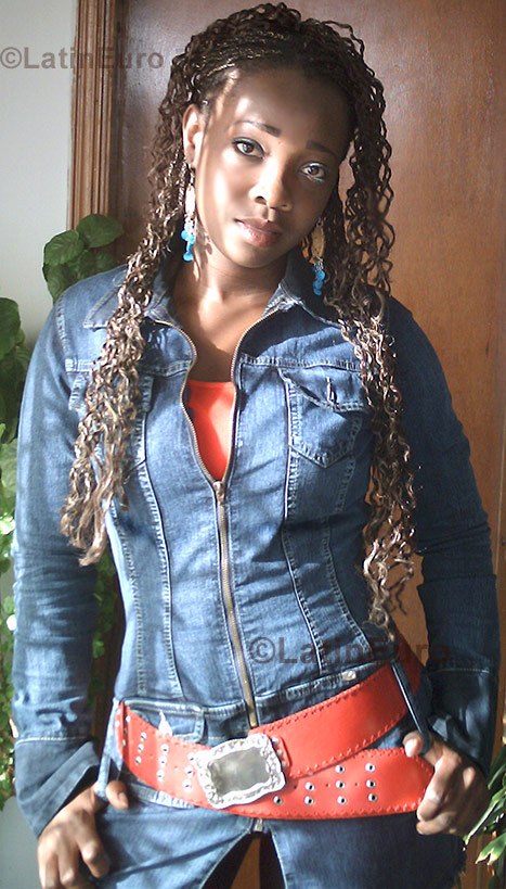 Date this athletic Colombia girl Cecilia from Bogota C8732