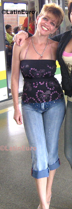 Date this hard body Colombia girl Lucia from Medellin C8764