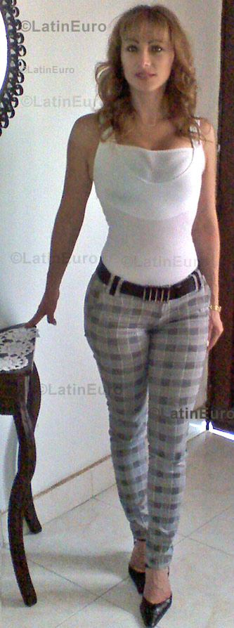 Date this charming Colombia girl Elizabeth from Cali C8784