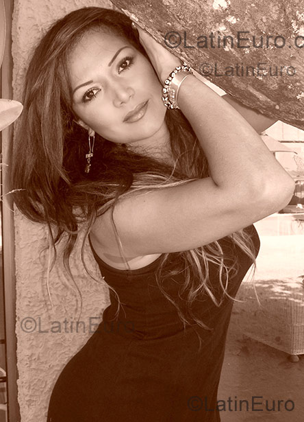 Date this passionate Colombia girl Luz from Bogota C8810