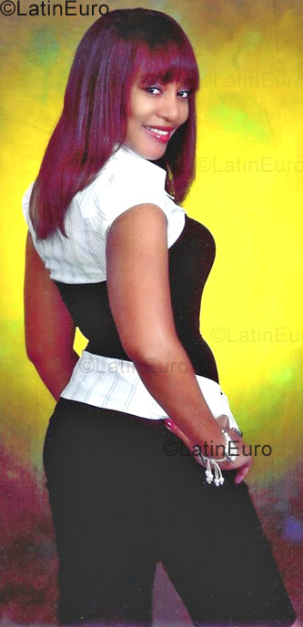 Date this voluptuous Colombia girl Claudia from  C8867