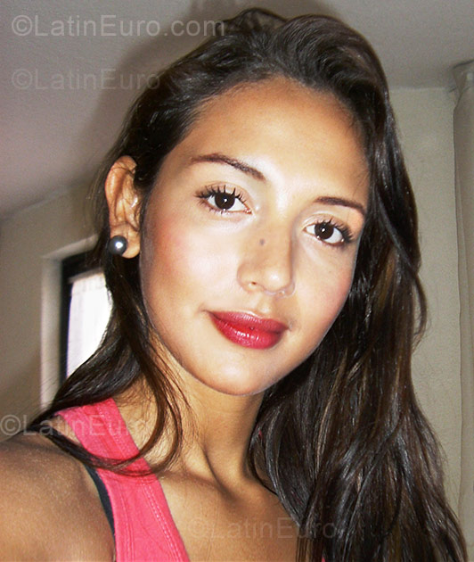 Date this charming Colombia girl Camila from Bogota C8880