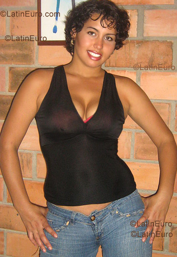 Date this attractive Colombia girl Ana from Cucuta C8904