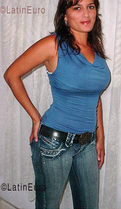 Date this beautiful Colombia girl Lizeth from  C8950