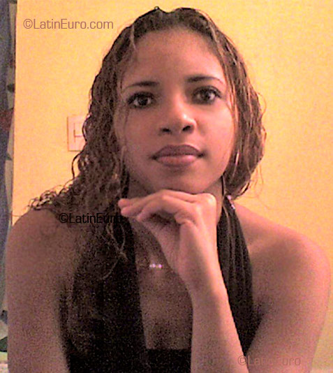 Date this georgeous Colombia girl Jessica from Buenaventura C9126