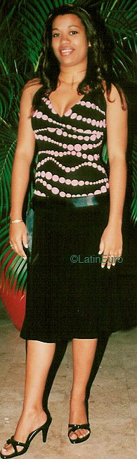 Date this pretty Colombia girl Karina from  C9461