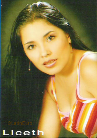 Date this young Colombia girl Liz from Cucuta C9525