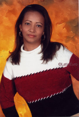 Date this happy Colombia girl Ana from Cartagena C9902