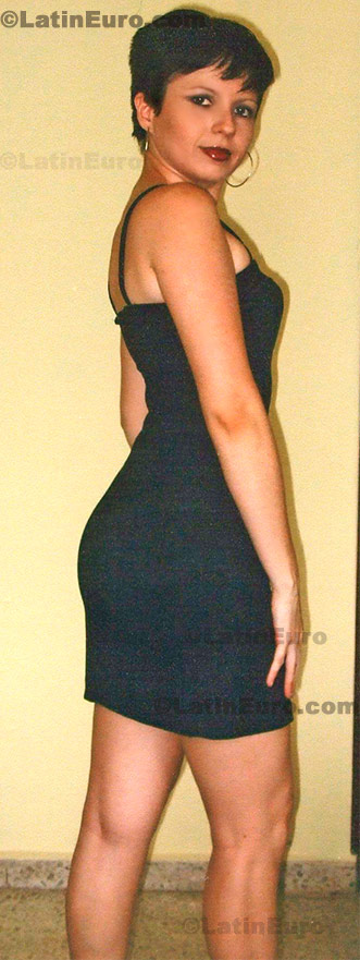 Date this hot Any Country girl Amalia from Yoro N-1101