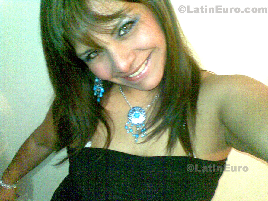 Date this good-looking Peru girl Vanessa from Lima N-1151