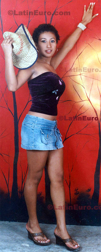 Date this nice looking Any Country girl Karla from Comayagua N-1204