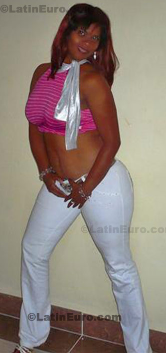 Date this foxy Dominican Republic girl Rhina from Santo Domingo N-1232