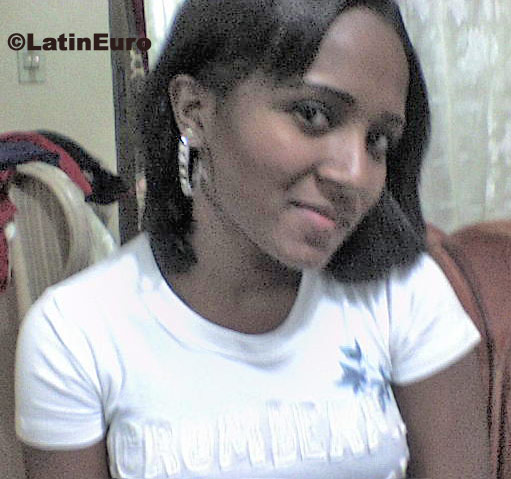 Date this sultry Dominican Republic girl Yanna from Puerto Plata N-1316