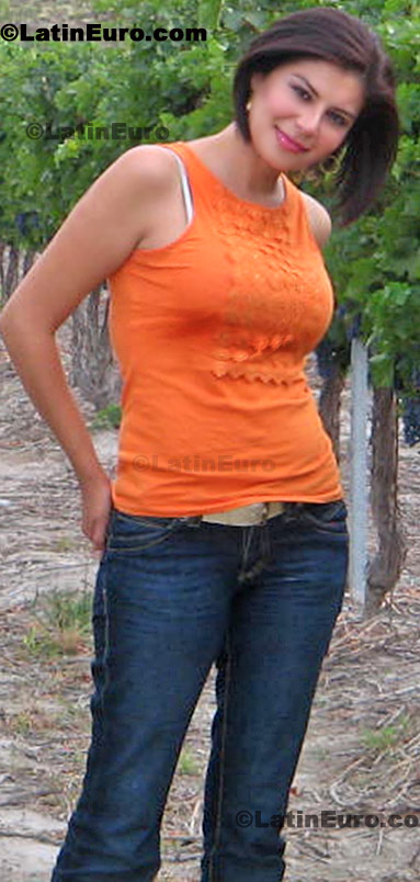 Date this nice looking Any Country girl Karina from Saltillo N-1359