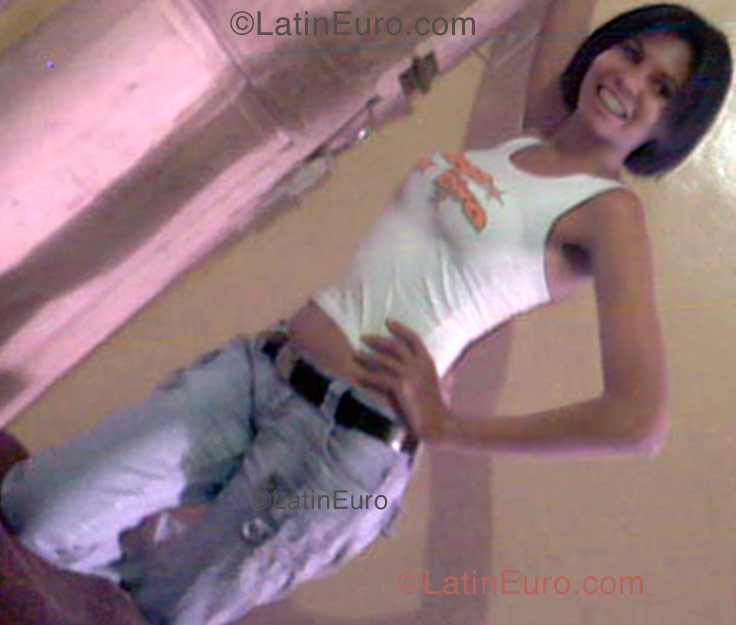 Date this athletic Any Country girl Luisa from  N-136