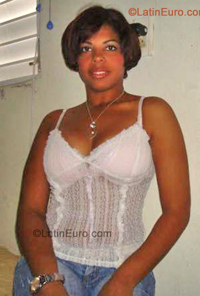 Date this sultry Dominican Republic girl Gladys- from Santiago N-1365