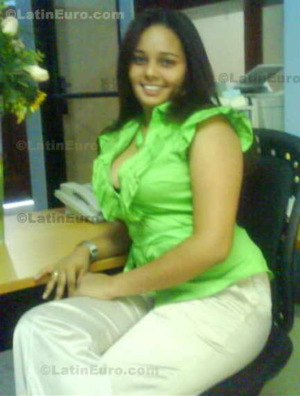 Date this happy Dominican Republic girl Maria from Santo Domingo N-1369